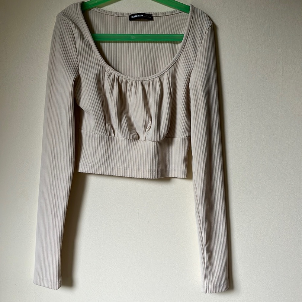 🤩 Blush Mark cream crop top